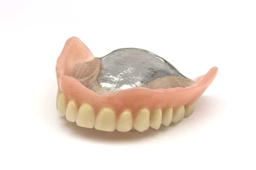 金属床義歯
                    