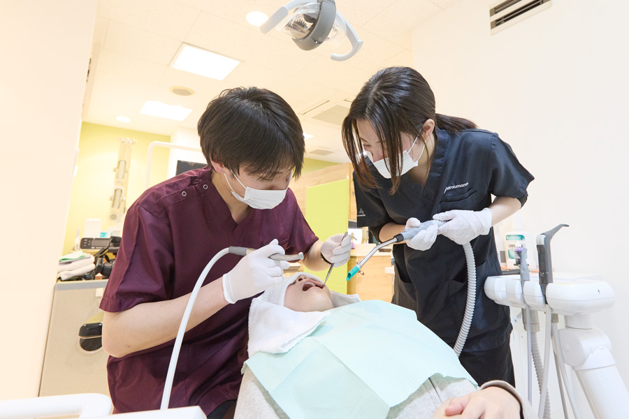 クリーンな歯を維持する歯石取り