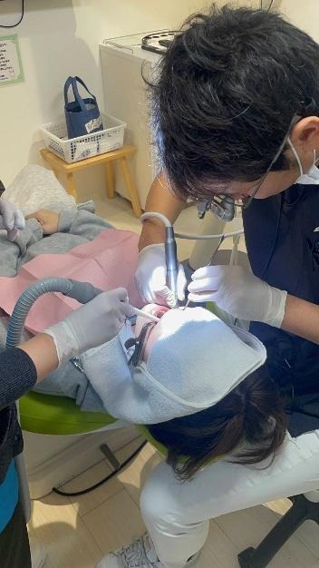 歯の治療の様子