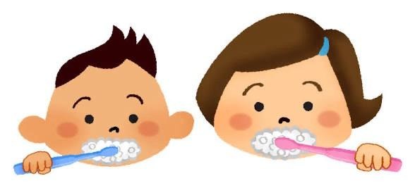 歯磨きをする男の子と女の子