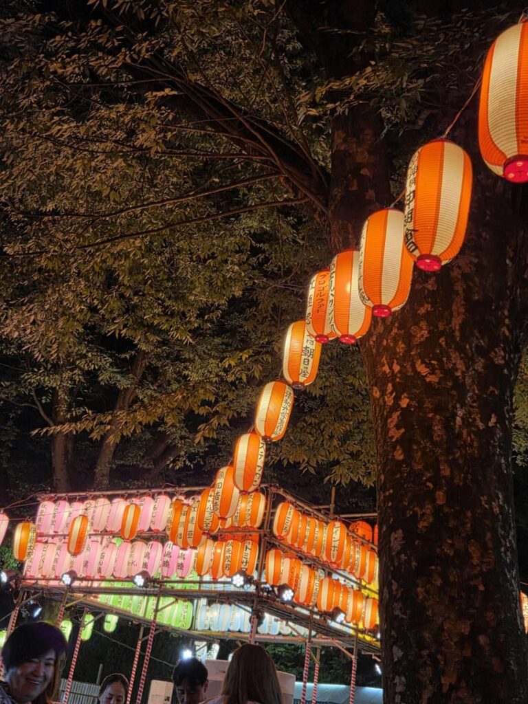 お祭りの提灯