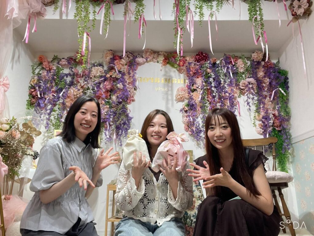 スタッフの誕生日会の様子