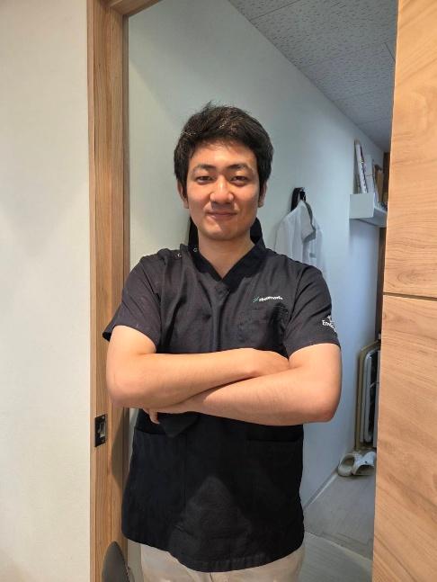笑顔の歯科医院スタッフ